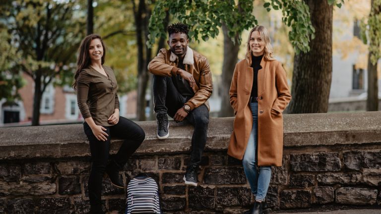 Trois étudiants dans le Vieux-Québec